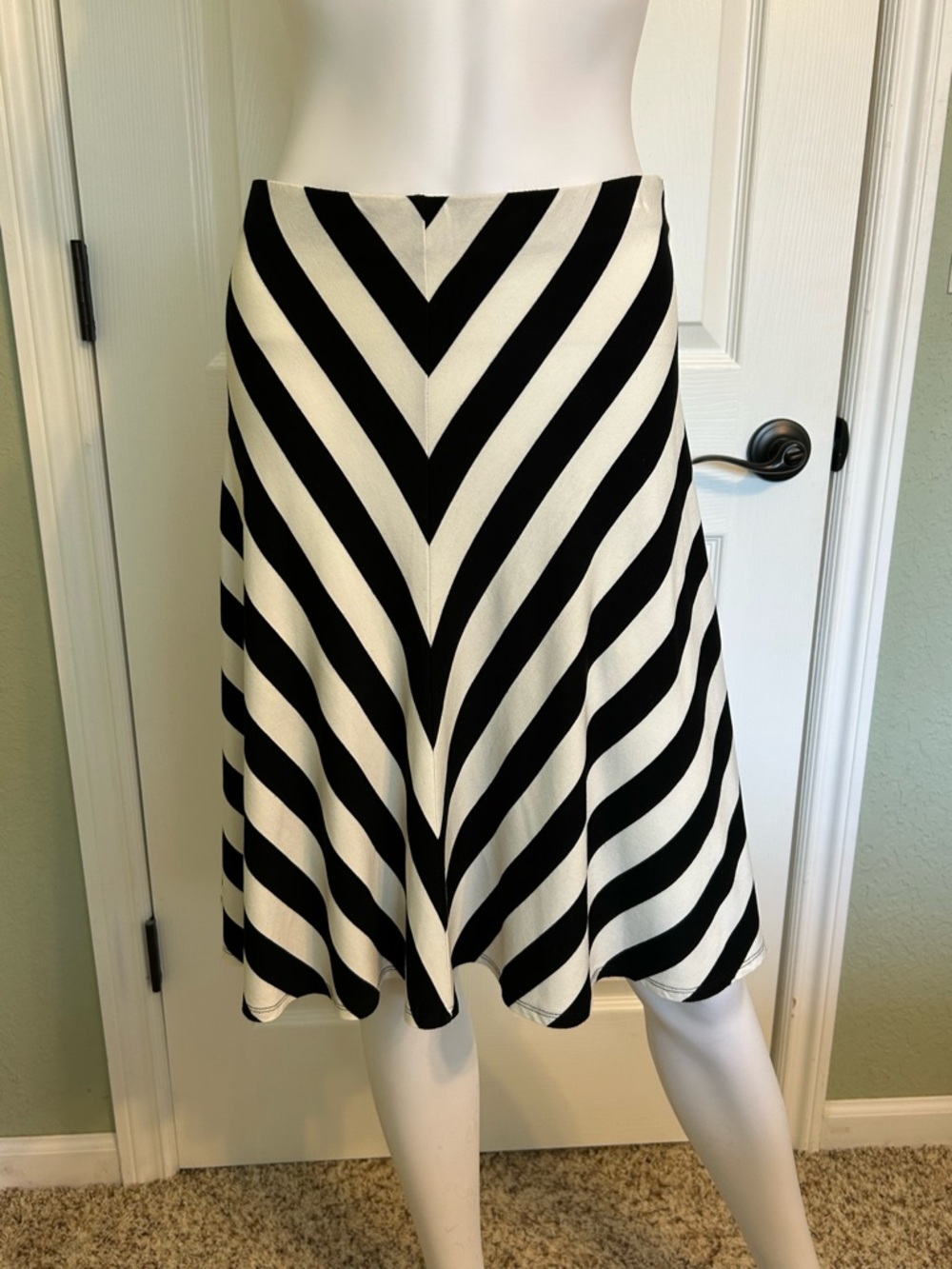 Ann Taylor Black & White Chevron Circle Skirt